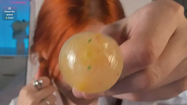 LisaAris webcam
