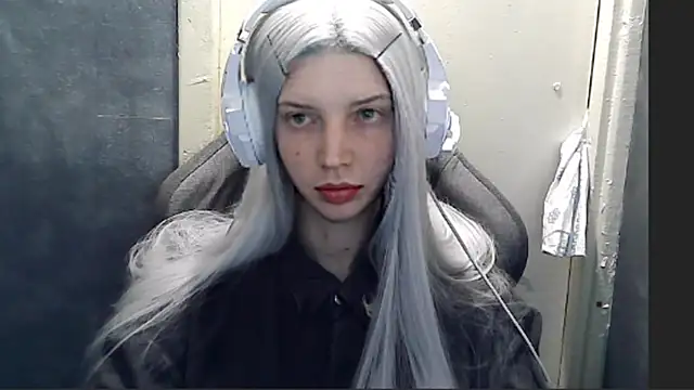 Crimson_Lady live cam on StripChat