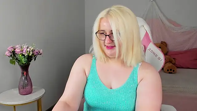 LioraArdyn webcam