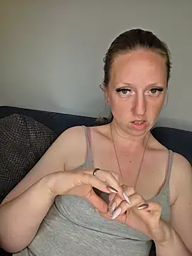 SweetGermanAlina live cam on StripChat