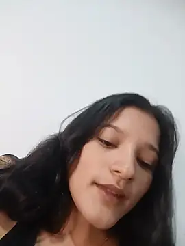 Sweet_Innocence_ live cam on StripChat