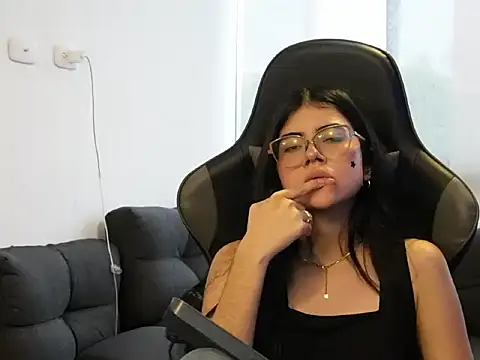 Mia_Storm18 live cam on StripChat