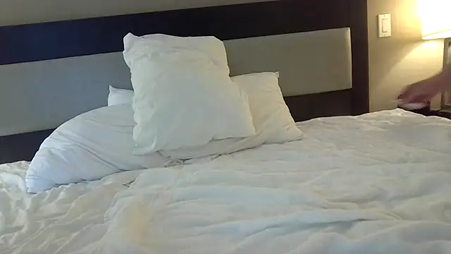 smoothholeee webcam