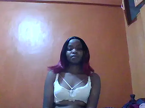 Sexyvaren live cam on StripChat