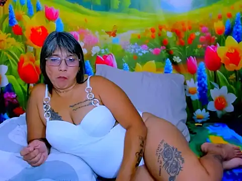 indianroxy webcam