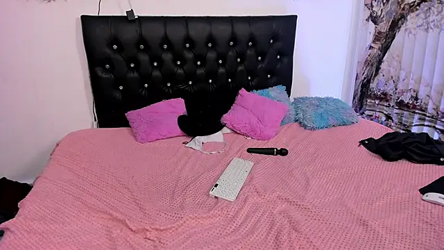 valeria_and_zoe webcam
