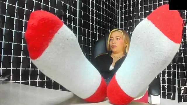 MissAlmaFenix live cam on StripChat