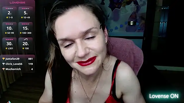 AriaGray live cam on StripChat