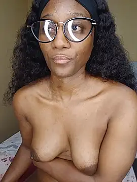 Lucy_Blacksilk webcam