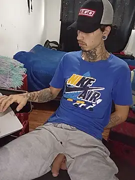 Tattoboy19cm webcam