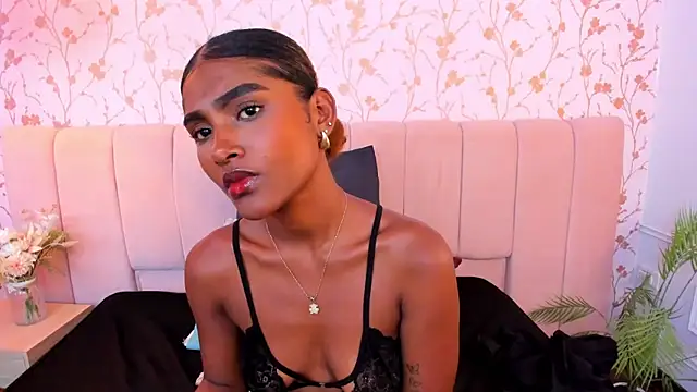 halleylorens live cam on StripChat