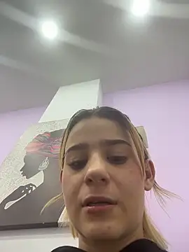 ChloeLaurentt live cam on StripChat