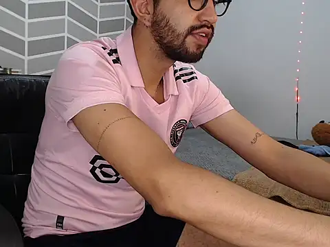 thomass1018 webcam