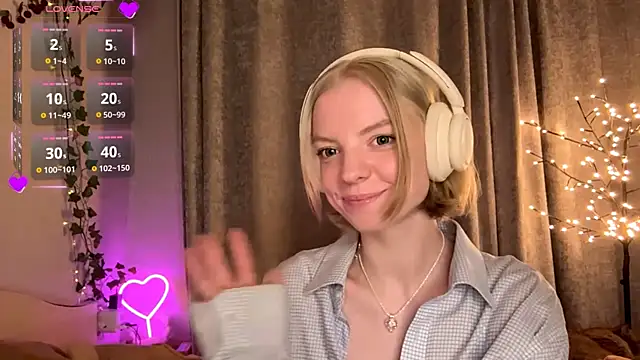 Marry_Sornatiko webcam