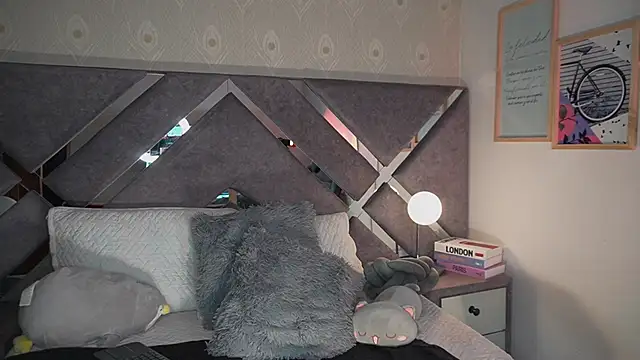 Naomi-Gray webcam