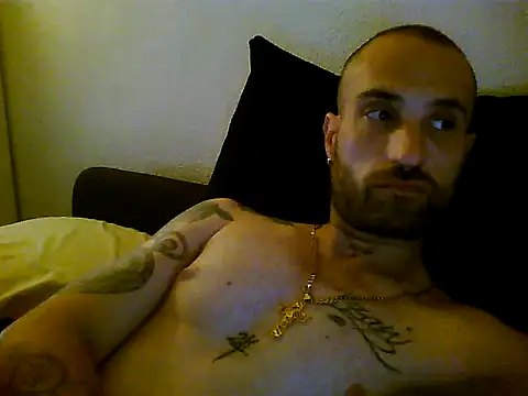 phanton29 live cam on StripChat