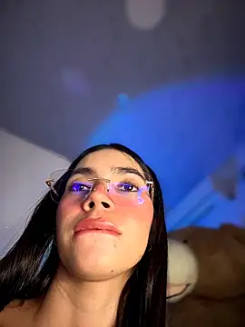Eveliin_ruiz live cam on StripChat