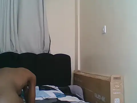 miss_zuri webcam