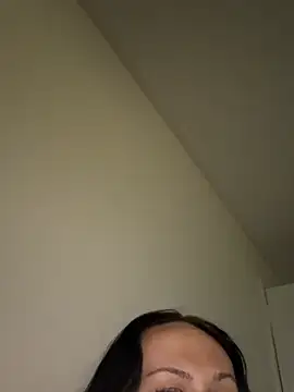 CurvyQueen2023 live sex cam