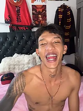 TommyGun_22 live cam on StripChat