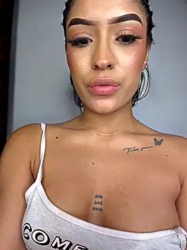 MystiqueXXX webcam