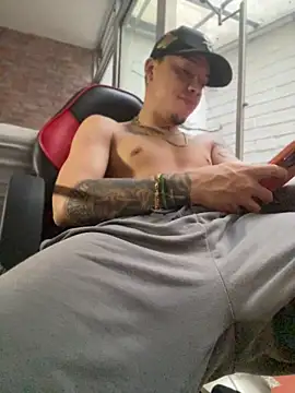 AlphaMasterXxx webcam