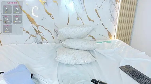 zoe_longhair webcam