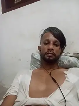 Nikut2 live cam on StripChat