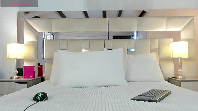 EloiseClairmont webcam