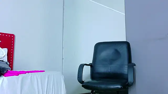 CassandraWhite webcam