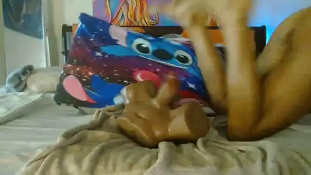 EnticingAaliyah webcam
