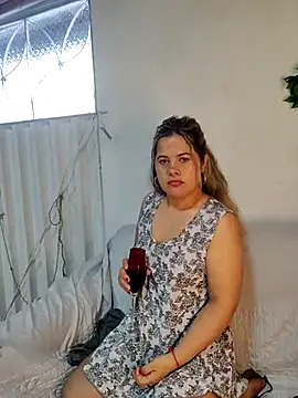 Dulce_Ferrer18 live cam on StripChat