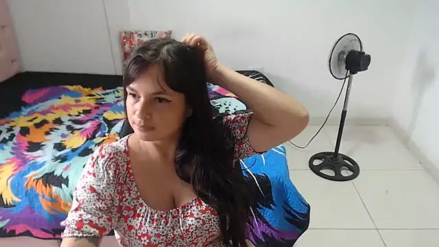 Aliciaheart live cam on StripChat
