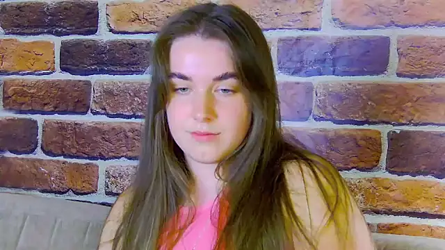 Sofia_Hugs live cam on StripChat