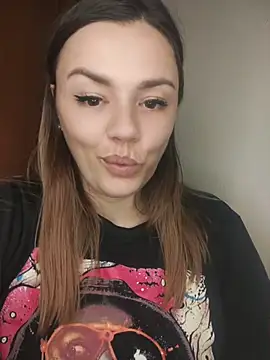 KrissSexi live cam on StripChat