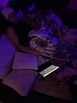 Mohdollmen live cam on StripChat