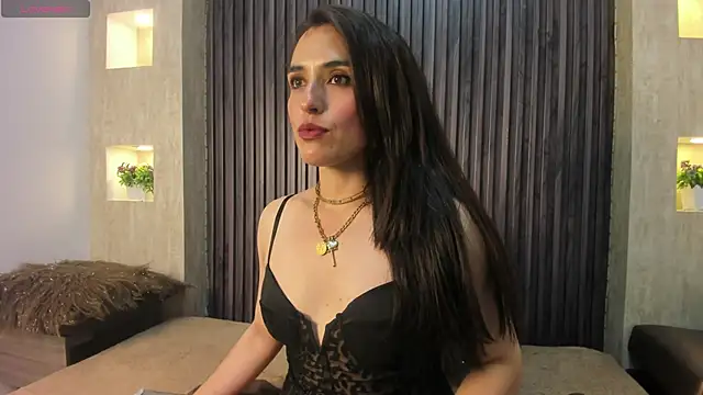MeganNightt live cam on StripChat