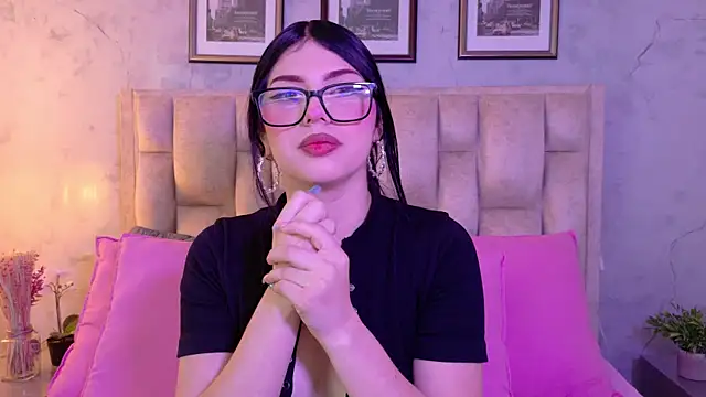 IsabellaRossi live cam on StripChat