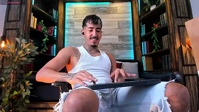 Donovan_Desmond live cam on StripChat