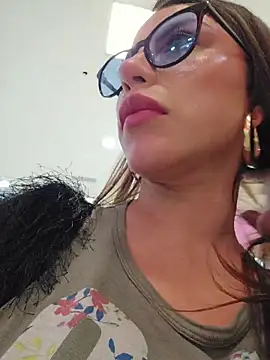 Karen_San_Miguel live cam on StripChat