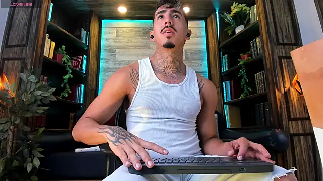 Donovan_Desmond webcam