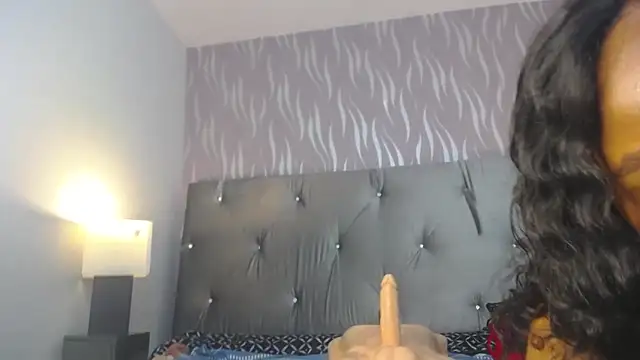 TINNATAYLOR webcam