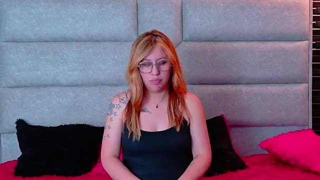 Lola_scott live cam on StripChat