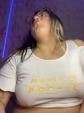 KaroVelvet webcam