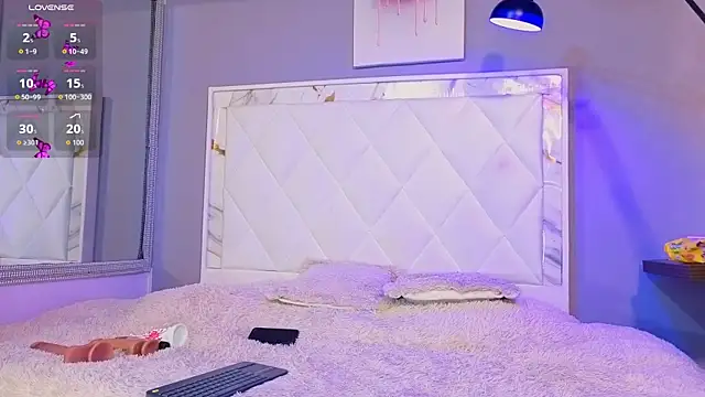 Megan_Do_Santos live cam on StripChat