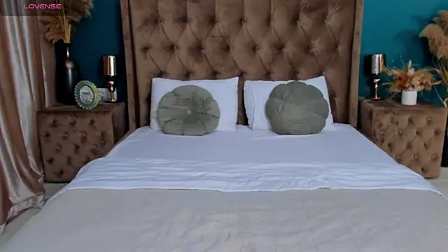 MiaMuse live cam on StripChat