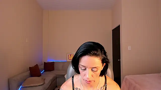 Kristen_Garner live cam on StripChat
