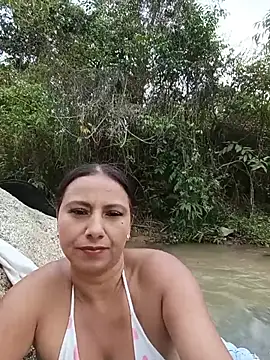 esmeralda_li live cam on StripChat