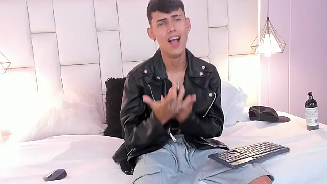JacobFerrer live cam on StripChat