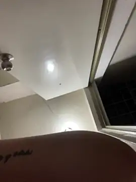 KaroVelvet live cam on StripChat